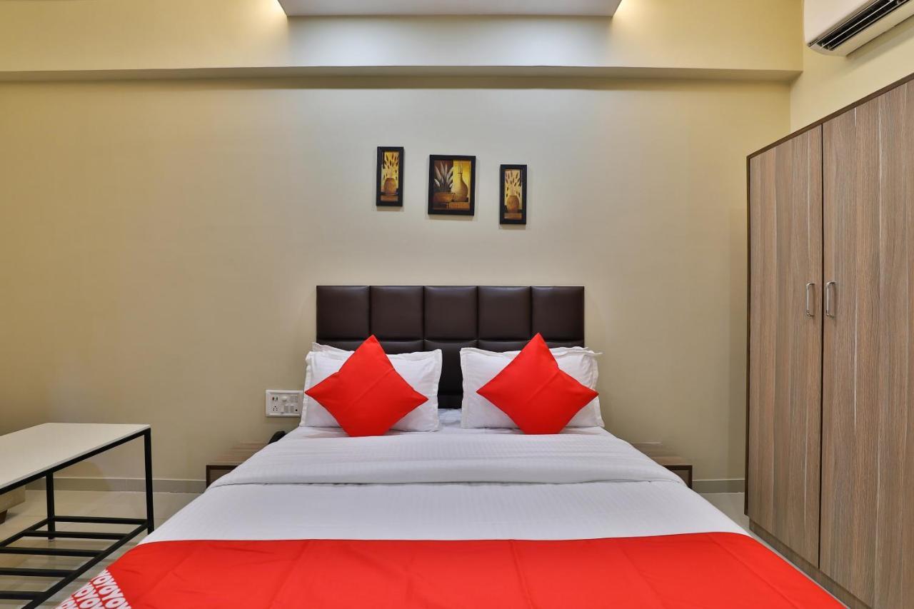 Oyo 28429 Hotel Citadel Surat Exteriör bild